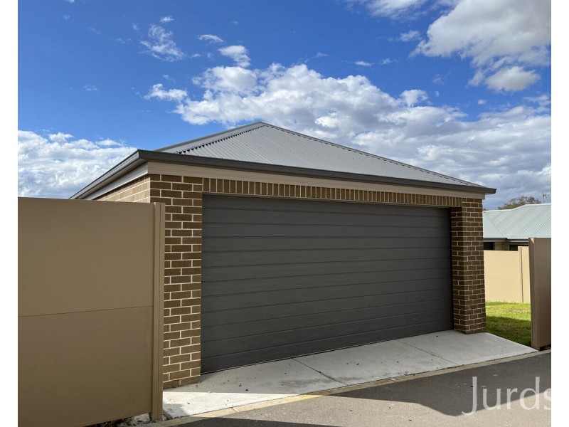 142 Triton Boulevard, North Rothbury NSW 2335