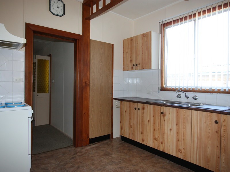 14 Dixon Street, Cessnock NSW 2325