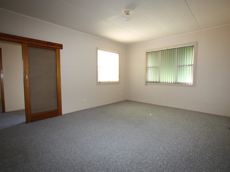 14 Dixon Street, Cessnock NSW 2325