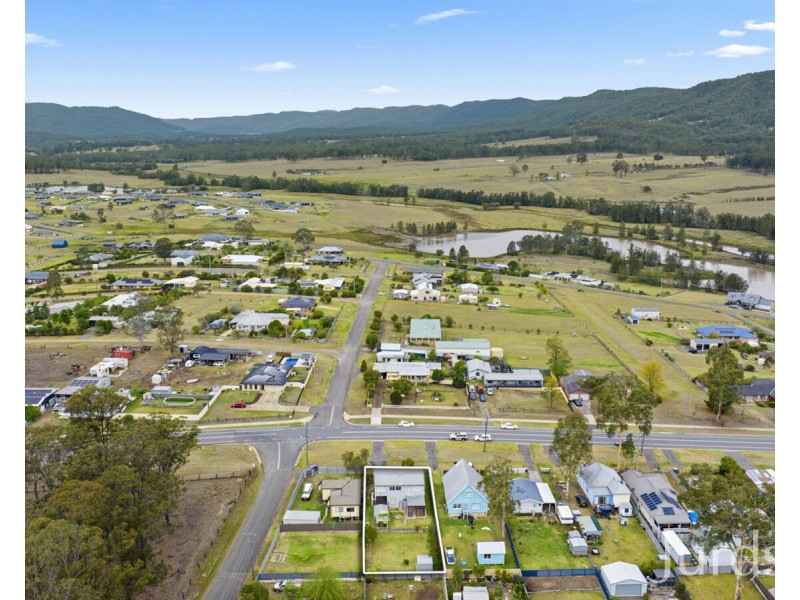 4 Wollombi Road, Millfield NSW 2325