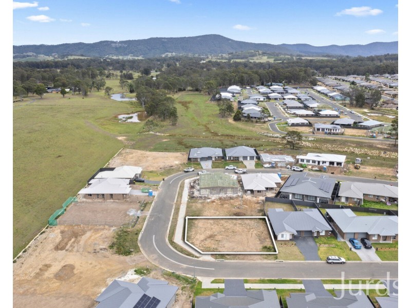 30 Lakeside Circuit, Cessnock NSW 2325