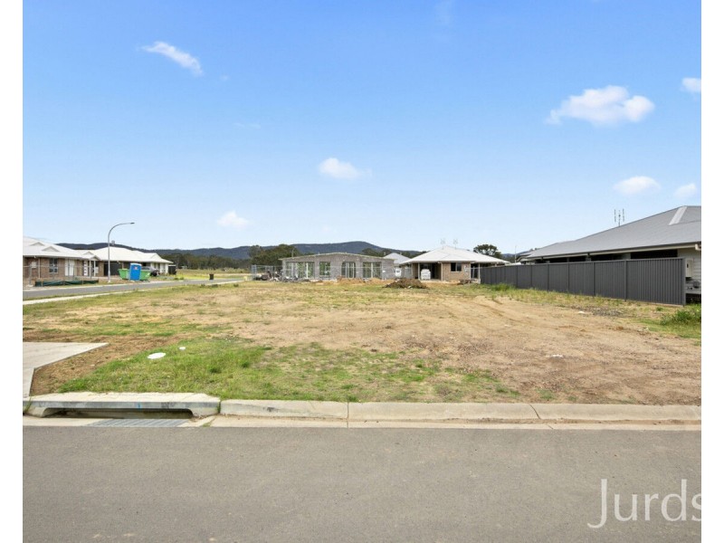 30 Lakeside Circuit, Cessnock NSW 2325