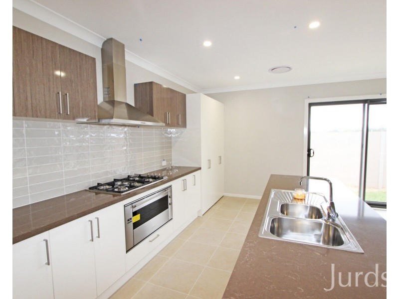 9 Abberton Parkway Drive, North Rothbury NSW 2335