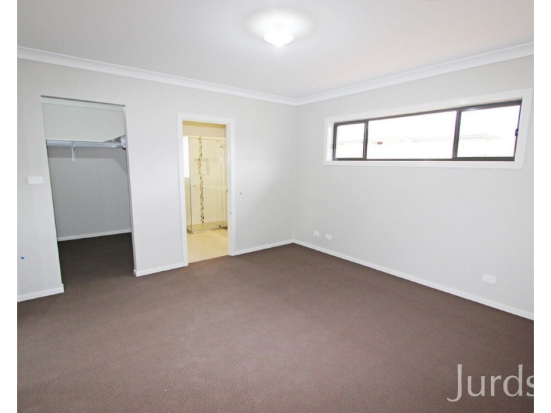 9 Abberton Parkway Drive, North Rothbury NSW 2335