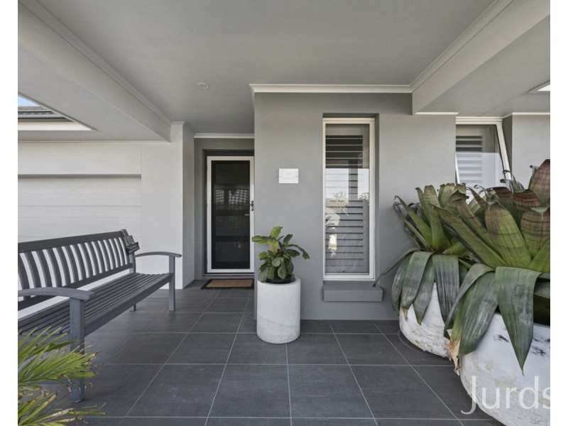 17 Emerton Road, North Rothbury NSW 2335