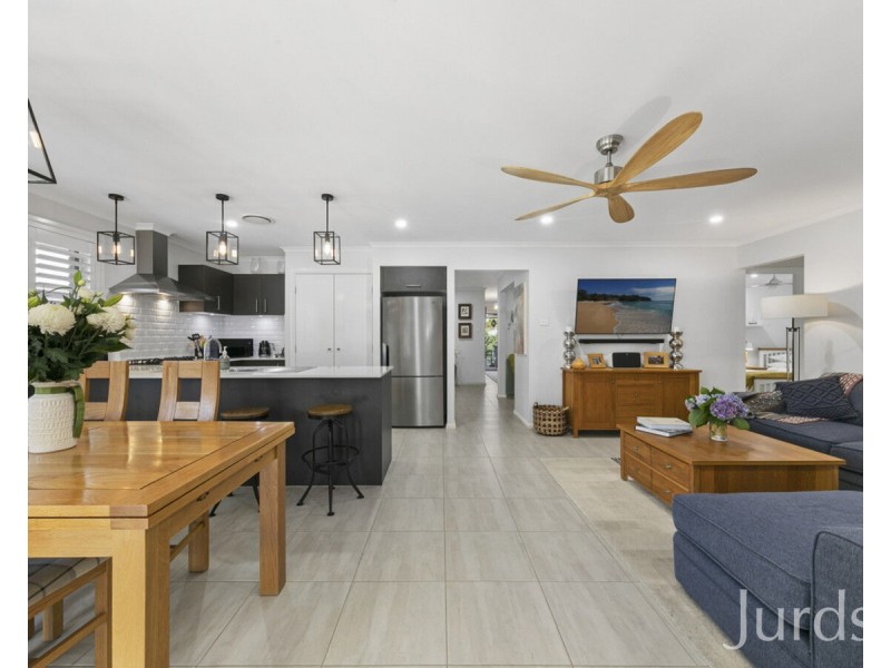 17 Emerton Road, North Rothbury NSW 2335