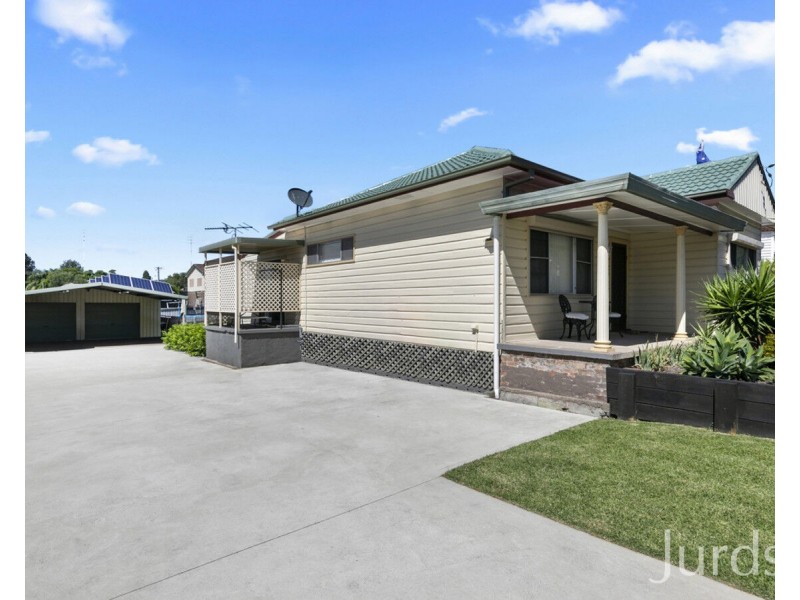 4 Fourth Street, Weston NSW 2326