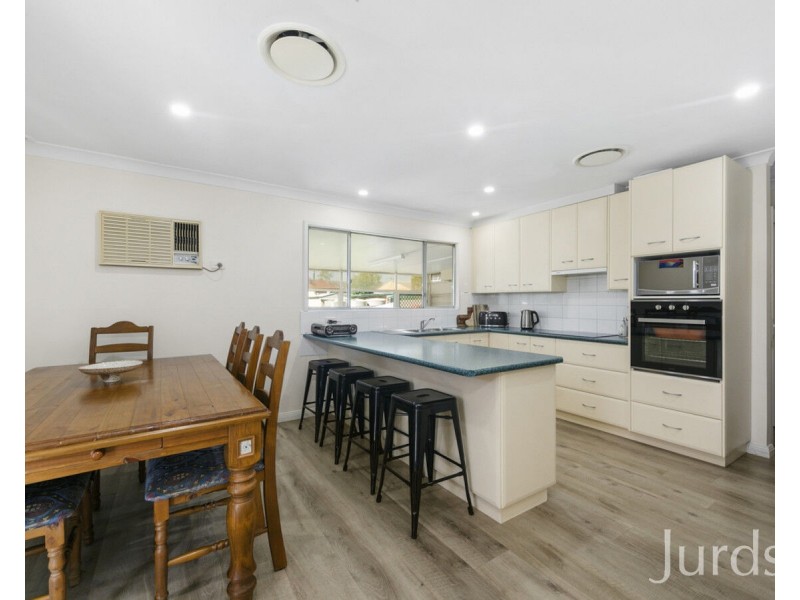 4 Fourth Street, Weston NSW 2326