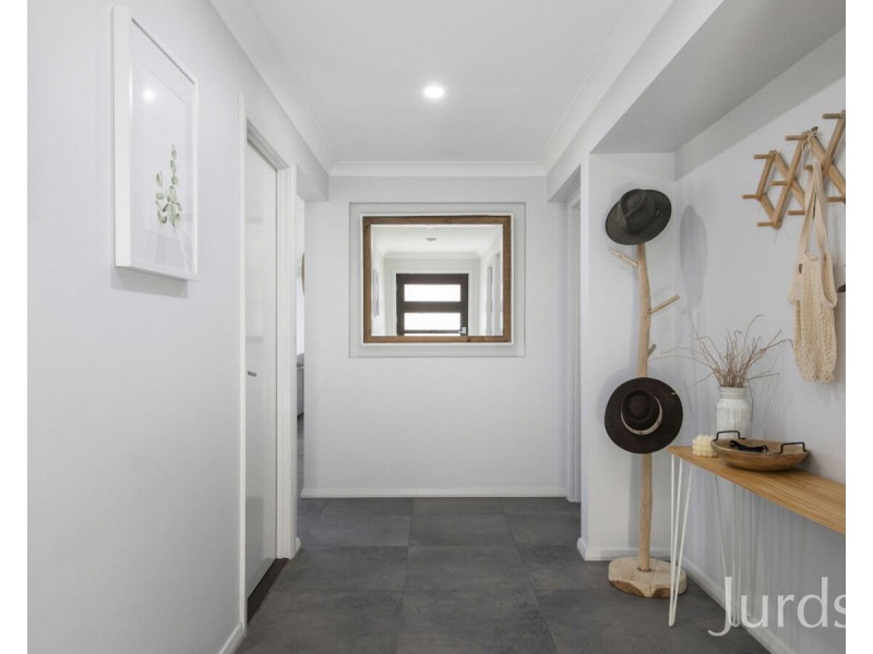 15 Abberton Parkway, North Rothbury NSW 2335