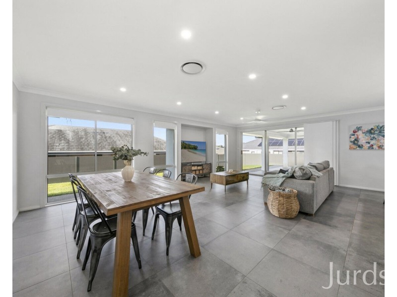 15 Abberton Parkway, North Rothbury NSW 2335