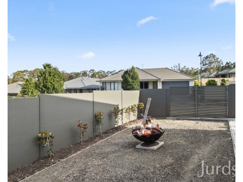 15 Abberton Parkway, North Rothbury NSW 2335