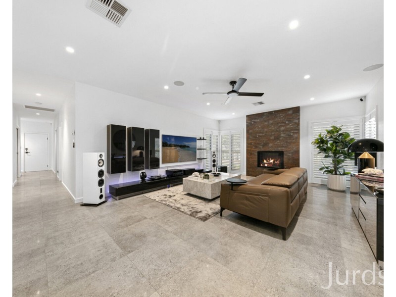 13 Liquid Amber Close, Pokolbin NSW 2320