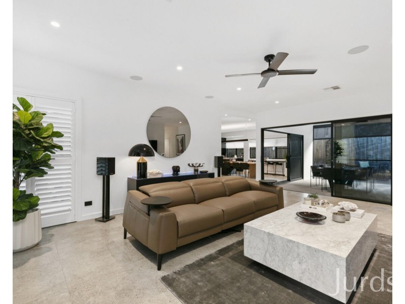 13 Liquid Amber Close, Pokolbin NSW 2320