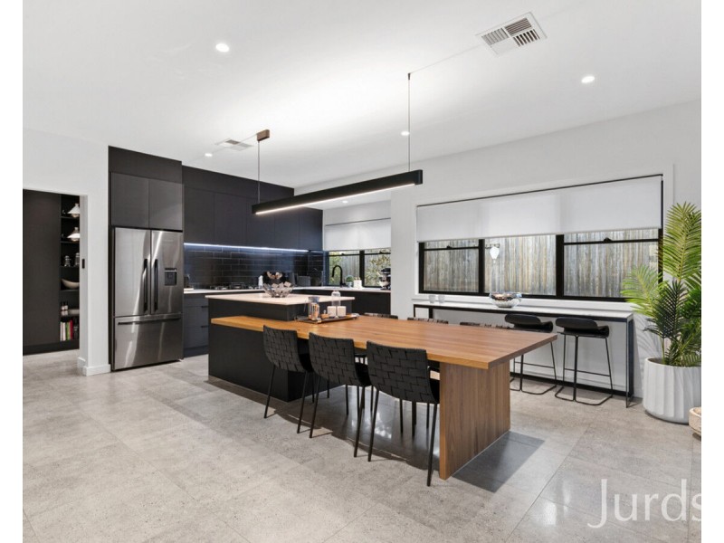 13 Liquid Amber Close, Pokolbin NSW 2320