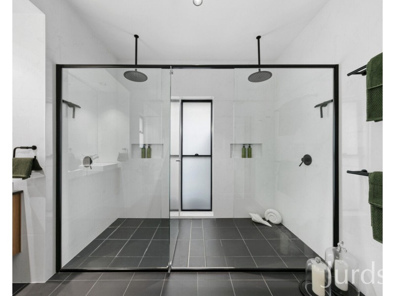 13 Liquid Amber Close, Pokolbin NSW 2320