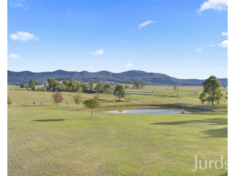 155 Barraba Lane, Quorrobolong NSW 2325