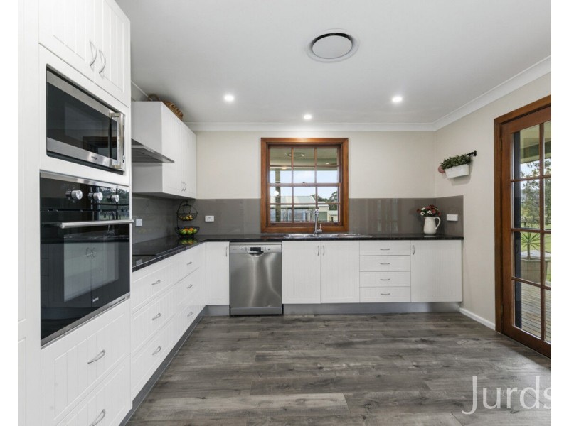 155 Barraba Lane, Quorrobolong NSW 2325