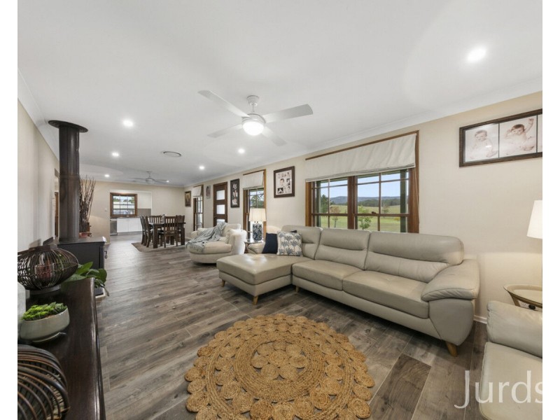 155 Barraba Lane, Quorrobolong NSW 2325