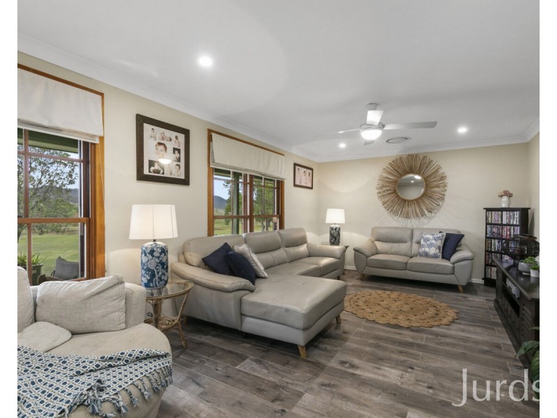 155 Barraba Lane, Quorrobolong NSW 2325