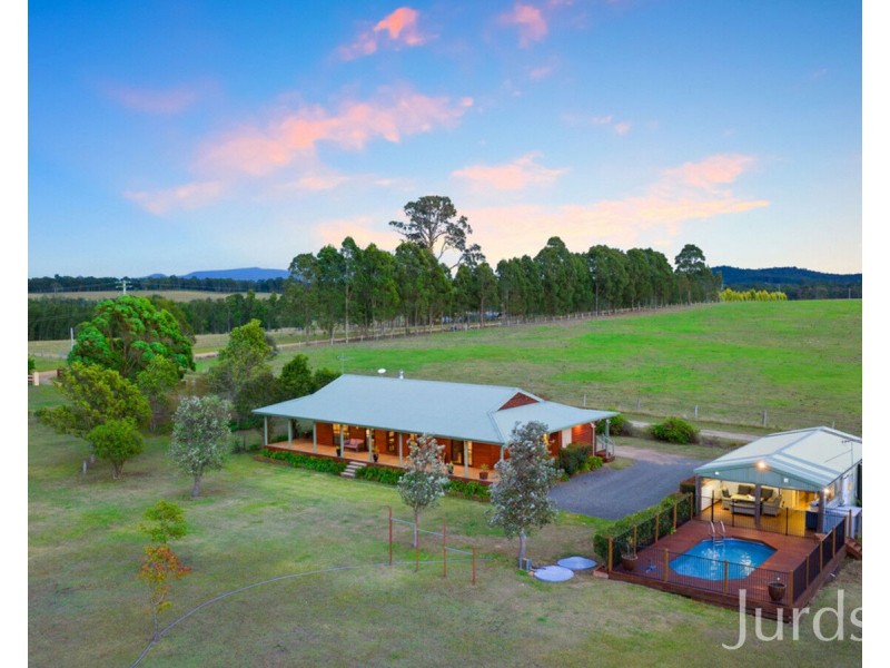 155 Barraba Lane, Quorrobolong NSW 2325