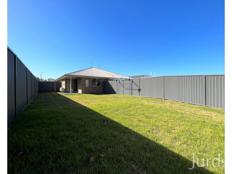 2/17 Wetland View Drive, Cessnock NSW 2325