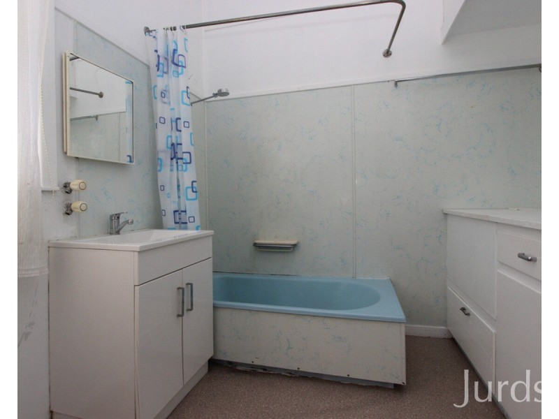 2 Sports Avenue, Cessnock NSW 2325