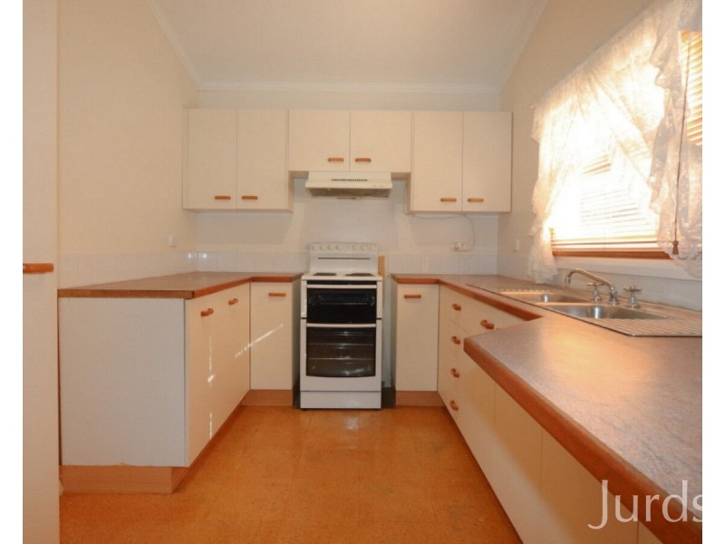13 Elizabeth Street, Cessnock NSW 2325