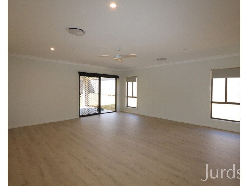 38 Peachy Avenue, North Rothbury NSW 2335