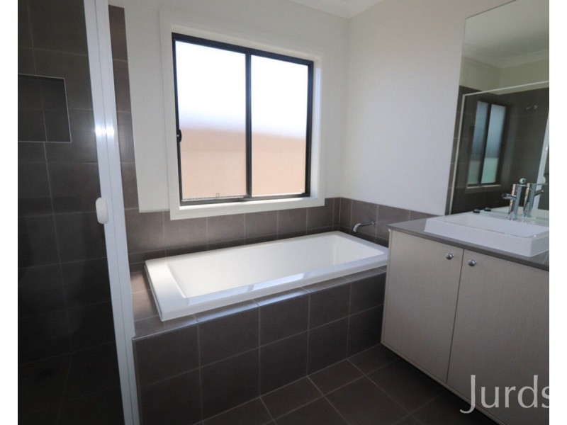 38 Peachy Avenue, North Rothbury NSW 2335