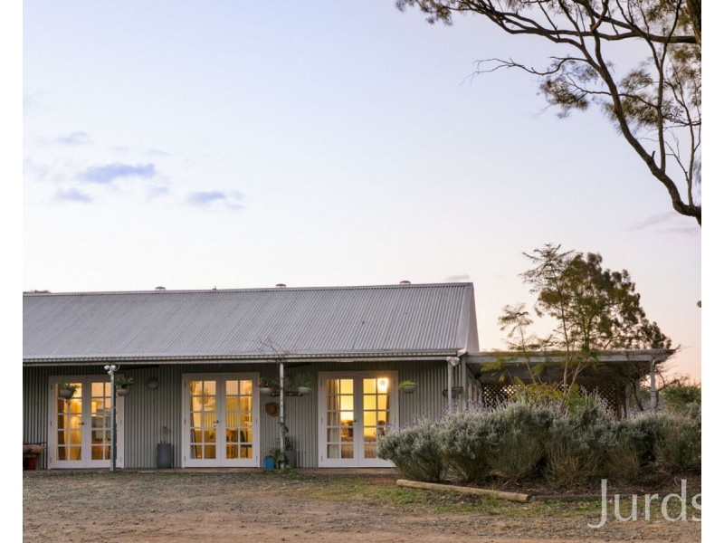 247 Wilderness Road, Lovedale NSW 2325