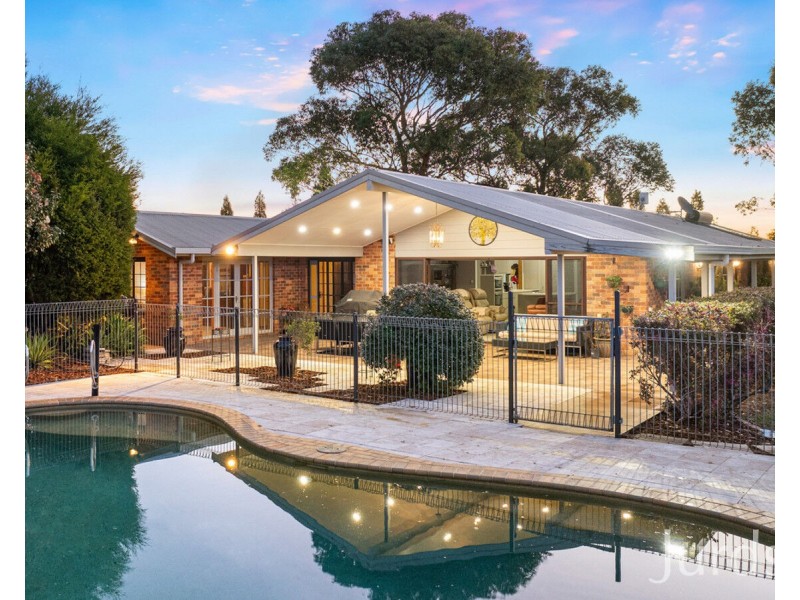 295 Swans Lane, Quorrobolong NSW 2325