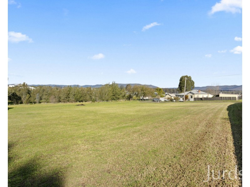 6 Walmsley Street, Millfield NSW 2325