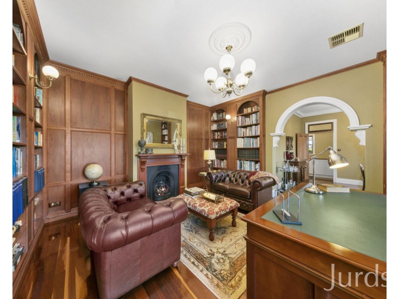 105 Forest Hill Drive, Oakhampton Heights NSW 2320