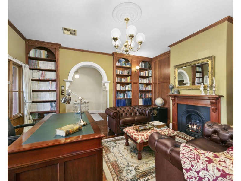 105 Forest Hill Drive, Oakhampton Heights NSW 2320