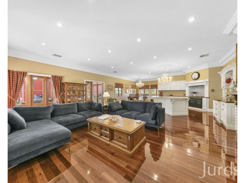 105 Forest Hill Drive, Oakhampton Heights NSW 2320