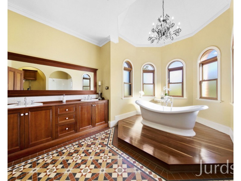 105 Forest Hill Drive, Oakhampton Heights NSW 2320