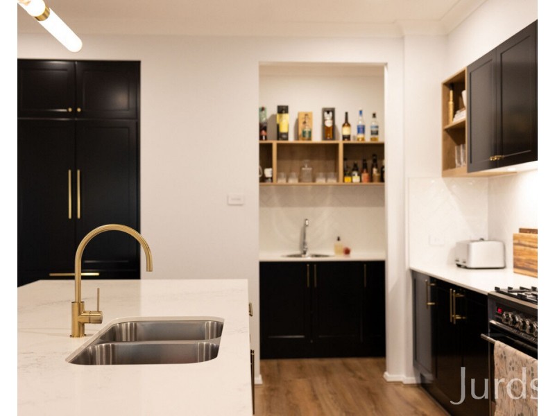 11 Tooze Circuit, North Rothbury NSW 2335