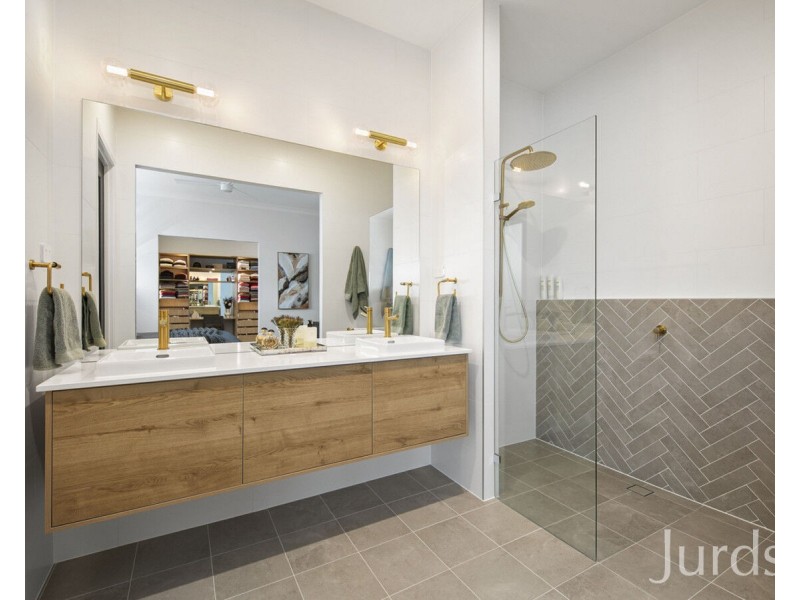 11 Tooze Circuit, North Rothbury NSW 2335