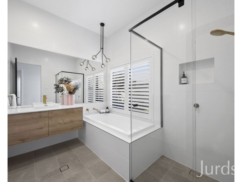 11 Tooze Circuit, North Rothbury NSW 2335