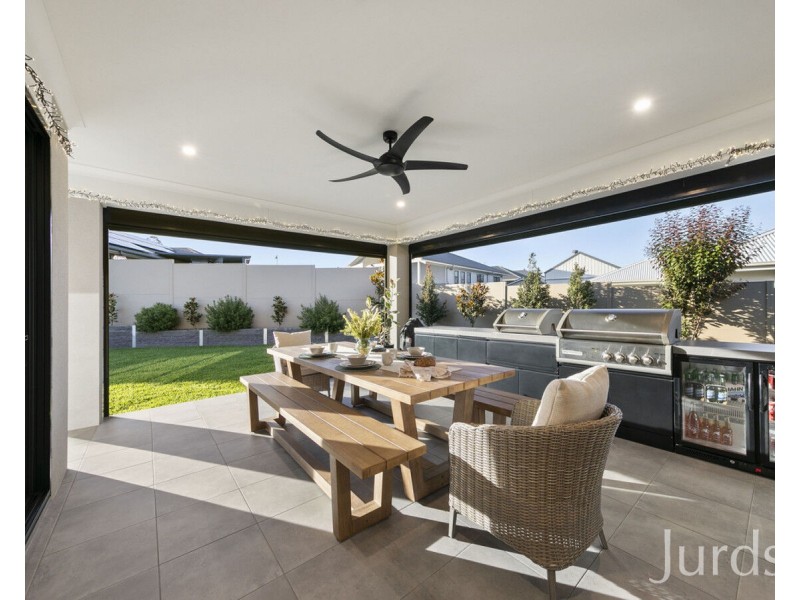 11 Tooze Circuit, North Rothbury NSW 2335