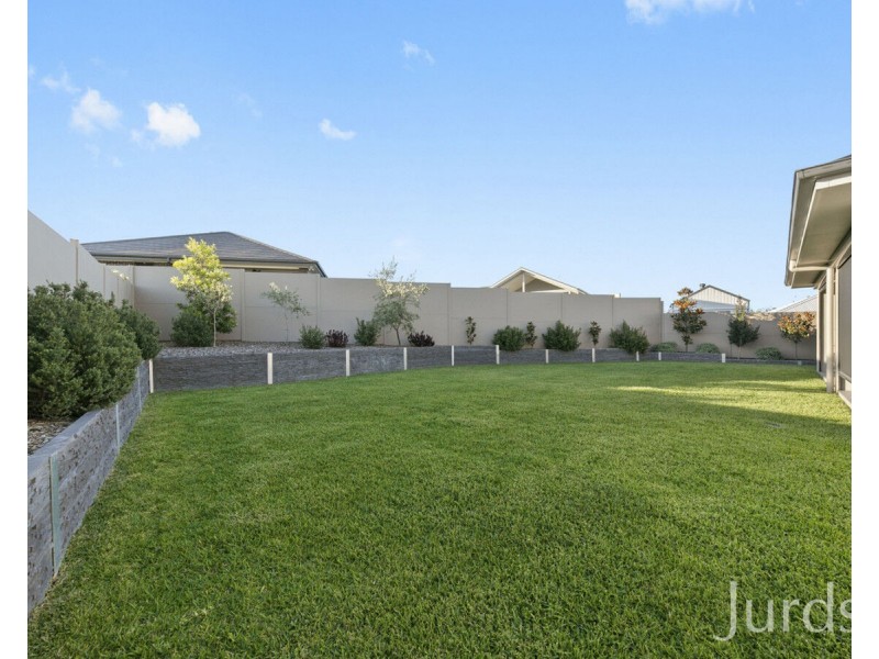 11 Tooze Circuit, North Rothbury NSW 2335