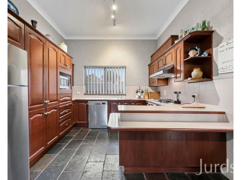 8 Daniel Street, Cessnock NSW 2325