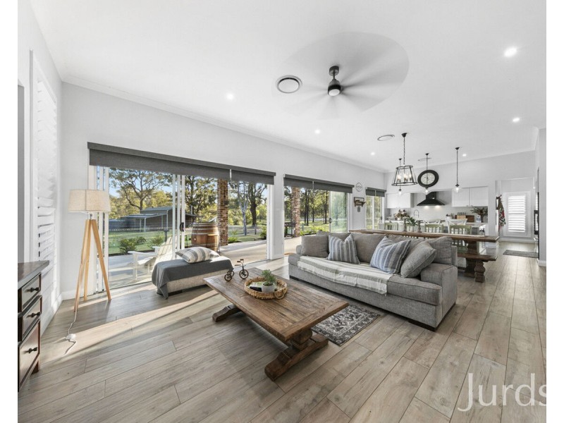 1564 Wine Country Drive, North Rothbury NSW 2335