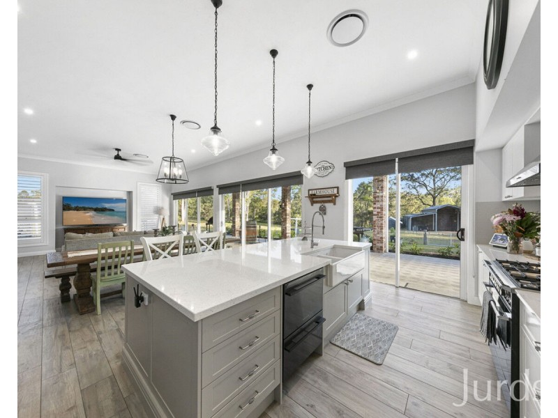 1564 Wine Country Drive, North Rothbury NSW 2335