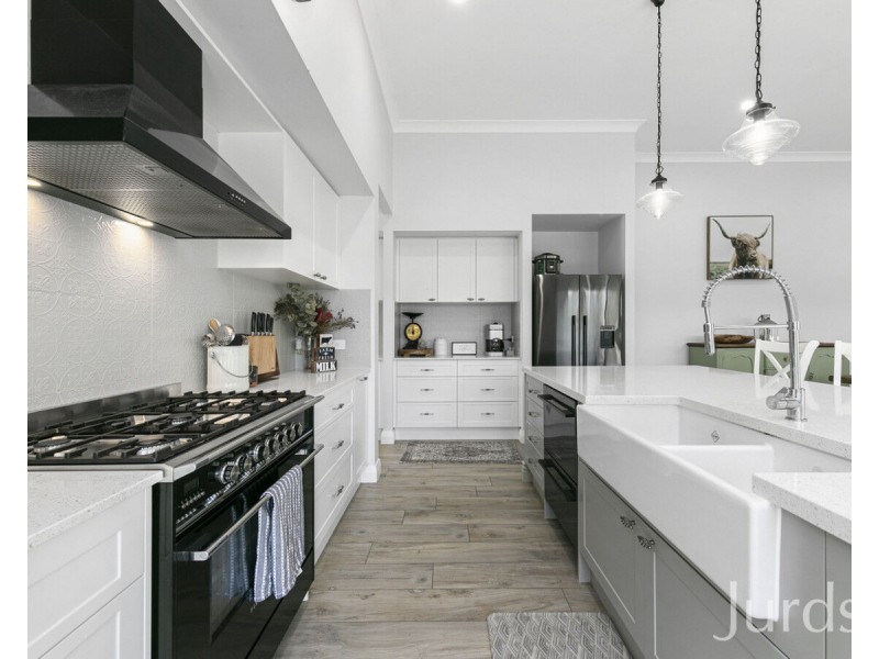 1564 Wine Country Drive, North Rothbury NSW 2335