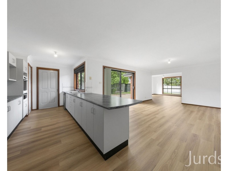 8 Mitchell Street, North Rothbury NSW 2335