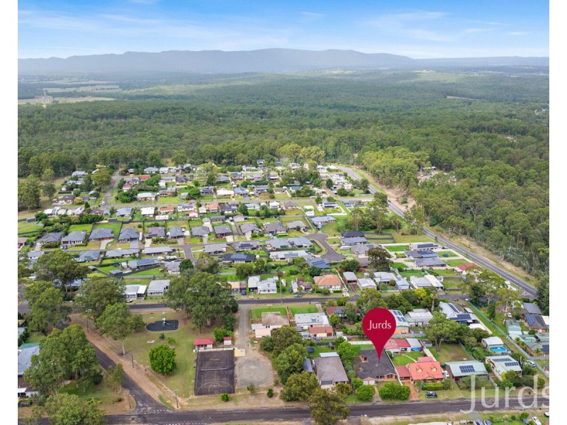 8 Mitchell Street, North Rothbury NSW 2335