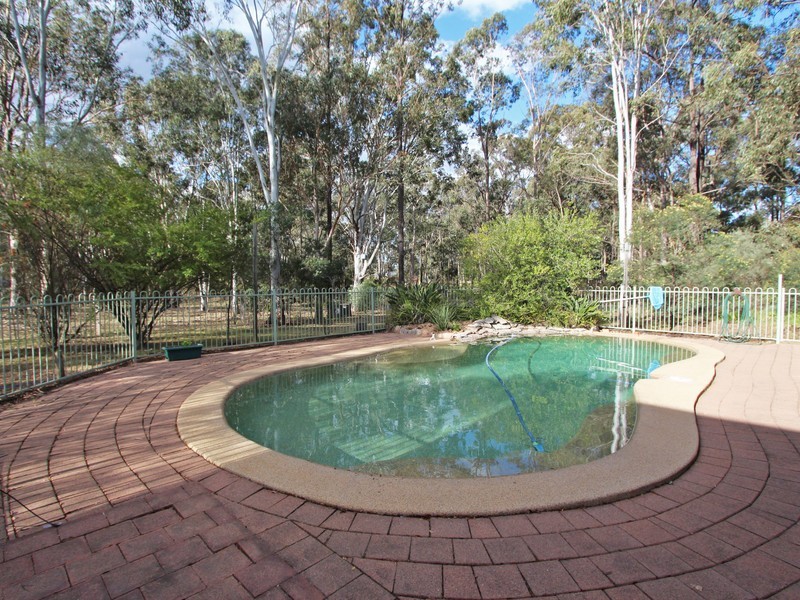 19 Brickmans Lane, Lovedale NSW 2325