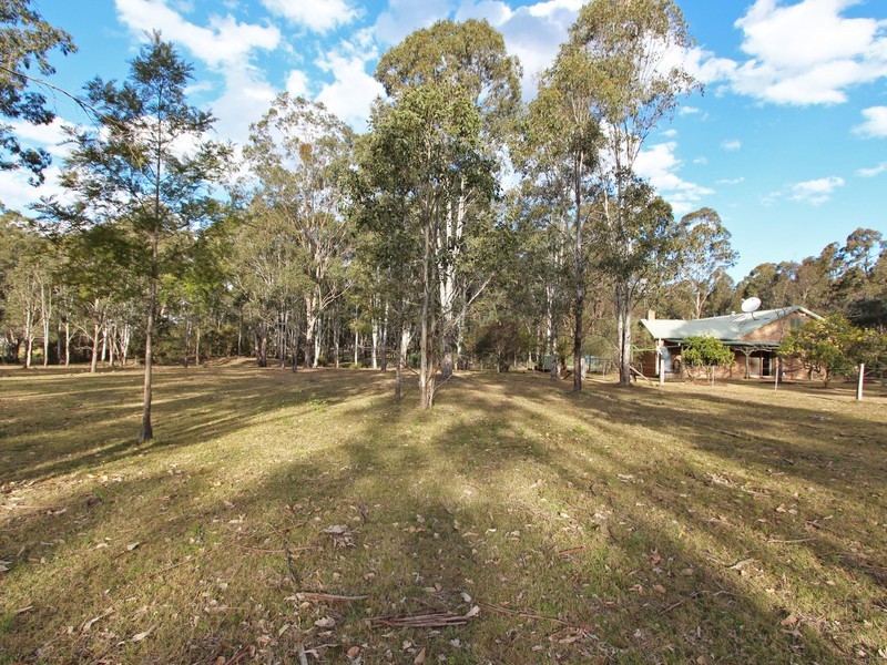 19 Brickmans Lane, Lovedale NSW 2325