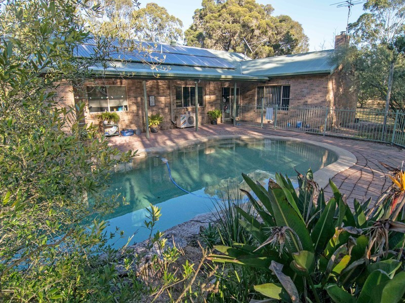 19 Brickmans Lane, Lovedale NSW 2325